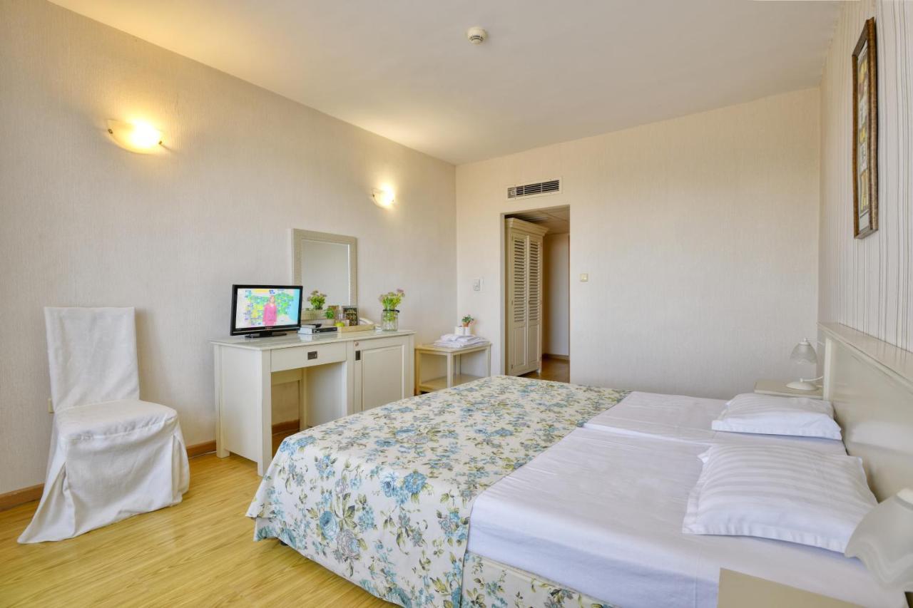 Otel Alekta 3*